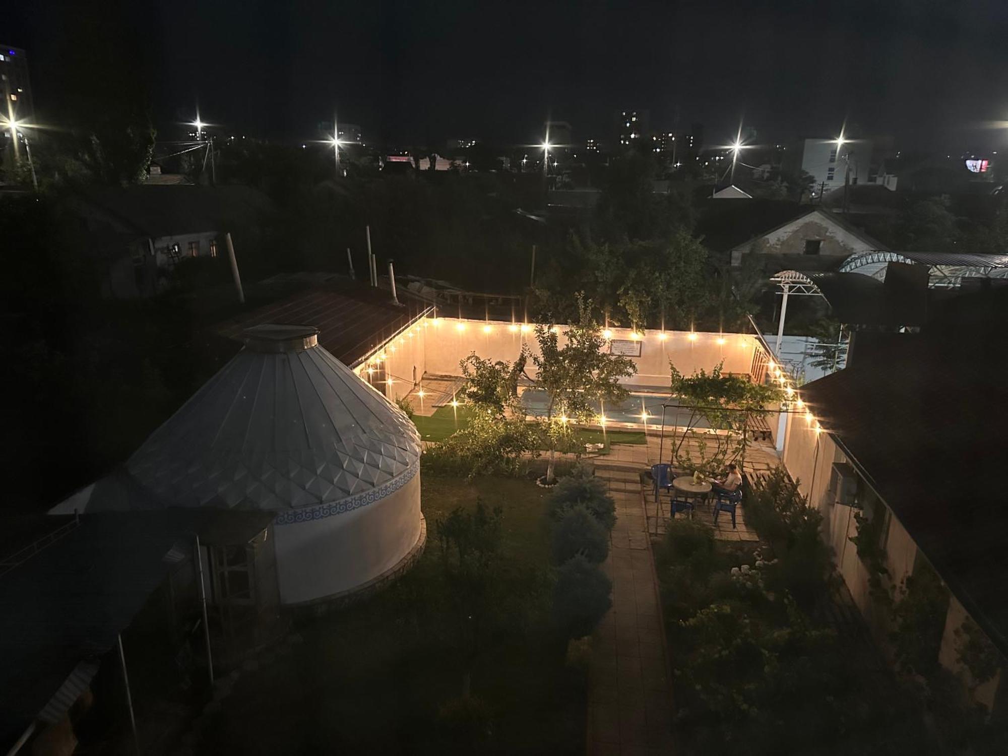Tunduk Hostel Bishkek Exterior photo